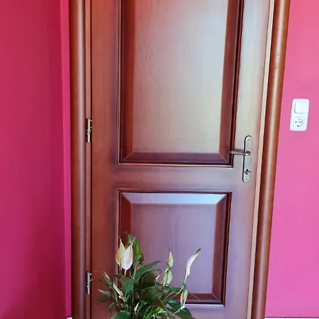 Giota's House-free Parking Драма