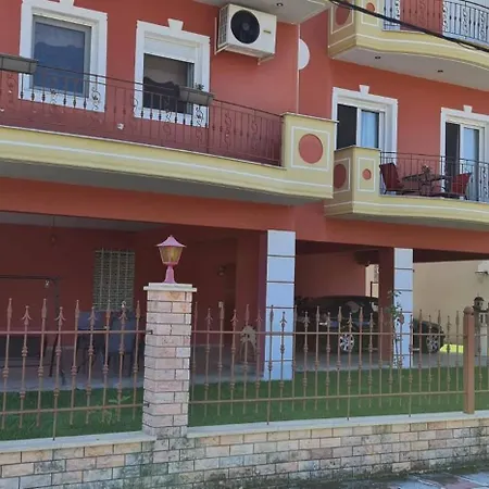 Giota's House-free Parking Проживание в семье