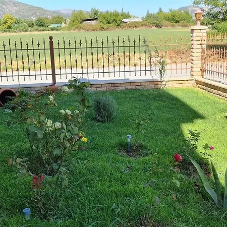 Проживание в семье Giota's House-free Parking *