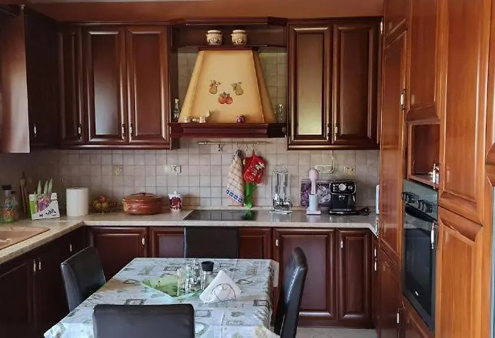 Giota's House-free Parking منزل للإقامة