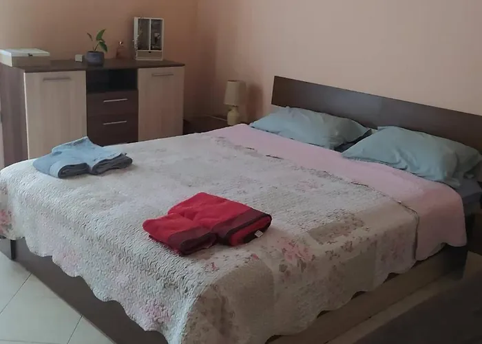 Giota's House-free Parking منزل للإقامة